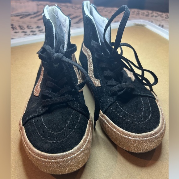 Black and gold vans - Picture 2 of 5